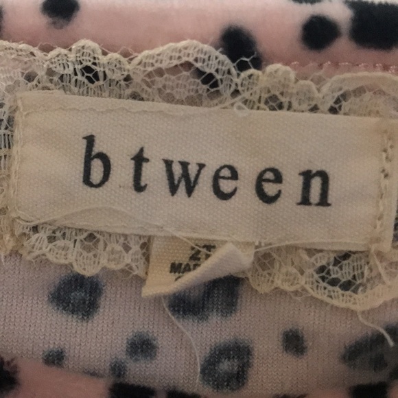 Size 2T Girls Matching Bundle Set. 2 Velour Tops with 2 Marching Velour Bottoms. - Picture 3 of 5